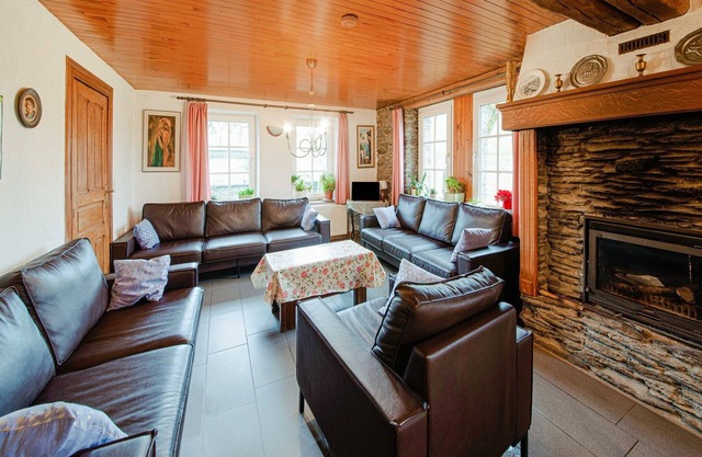 Spacious Farmhouse Retreat