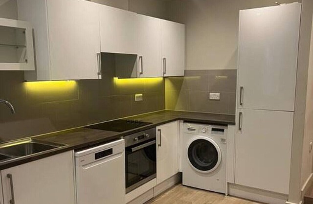 Spacious flat in Clapham Road
