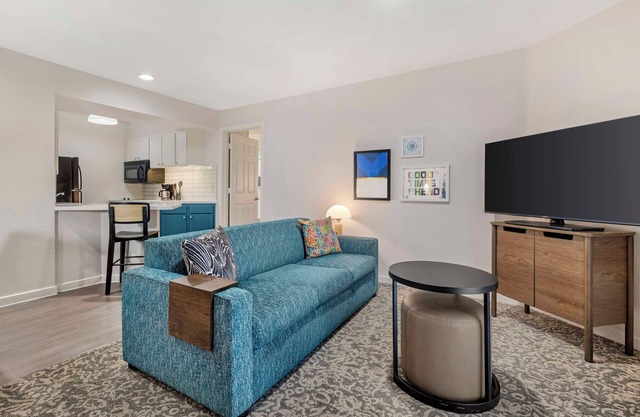 Spacious Good-Value Accommodation! 2 Comfortable Units, Free Parking