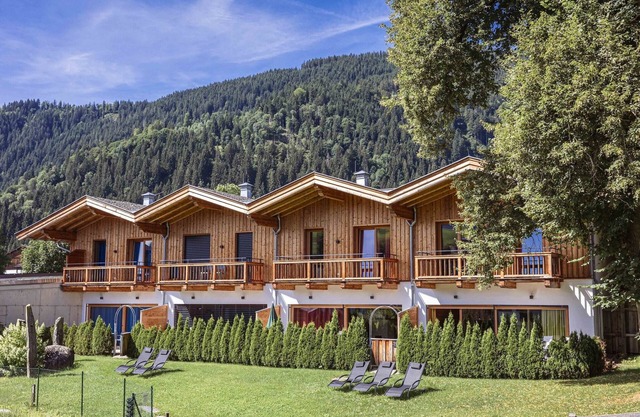Spacious holiday home near ski area