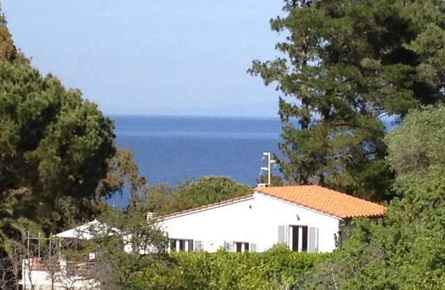 Spacious holiday home with sea views and garden near the beach on Elba Island
