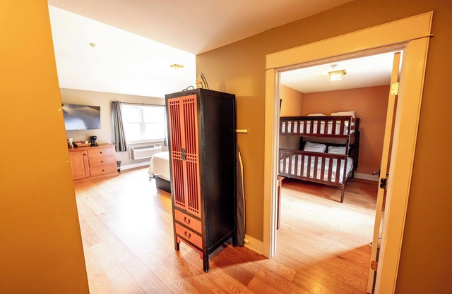 Spacious Haven Near Recreational Outdoors | Golf, Spa & Onsite Dining