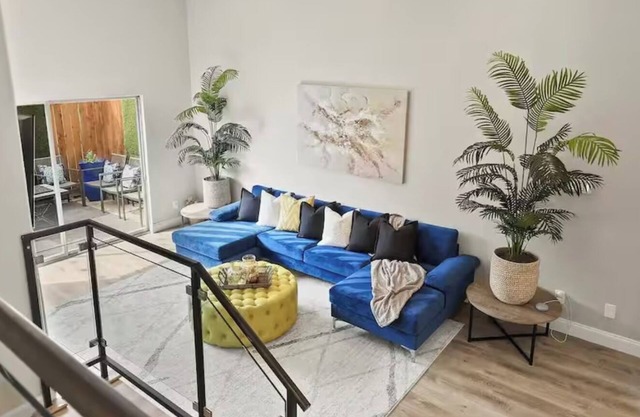 Spacious Highland Park Hideaway - 3 Bedroom - Sleeps 9 - Rooftop Deck