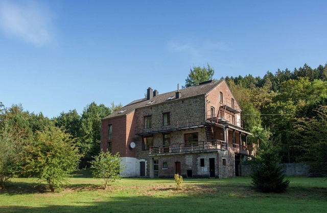 Spacious holiday home in La Gleize with roofed terrace