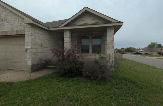 Spacious home with WiFi/AC