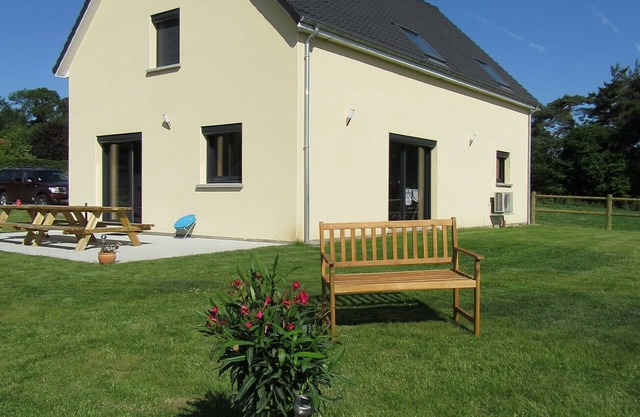 spacious house 5 bedrooms, quiet, comfortable - 3 km from the beach