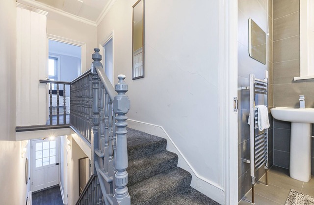 Spacious house directly opposite the park