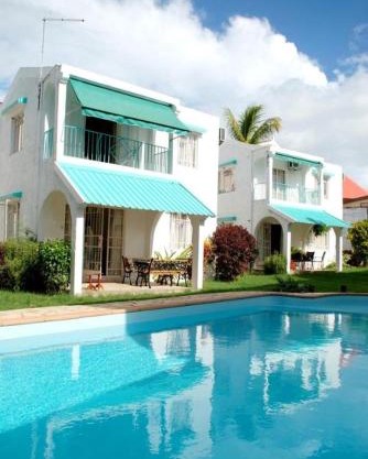 Spacious House in Flic en Flac with Shared Pool