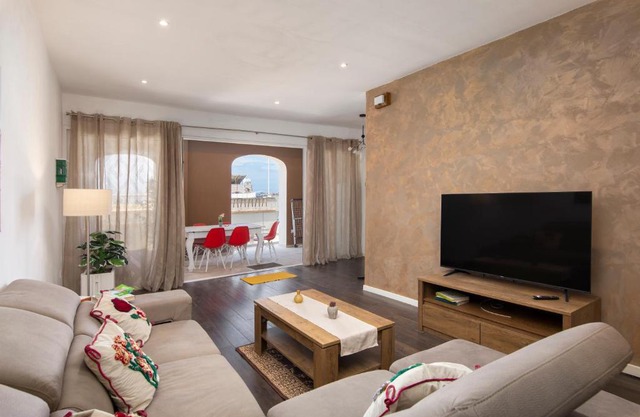 Spacious Luxury 3BR Apartment with Terrace & Open Views - Zurrieq, close to sea