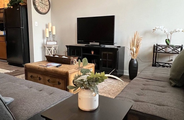 Spacious Luxury Townhouse in the Heart of Uptown