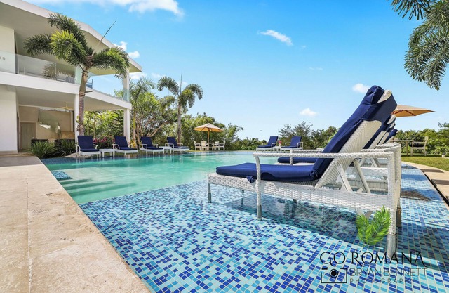 Spacious luxury villa with 6 bedrooms and WiFi, fitness room Casa de Campo D.R.