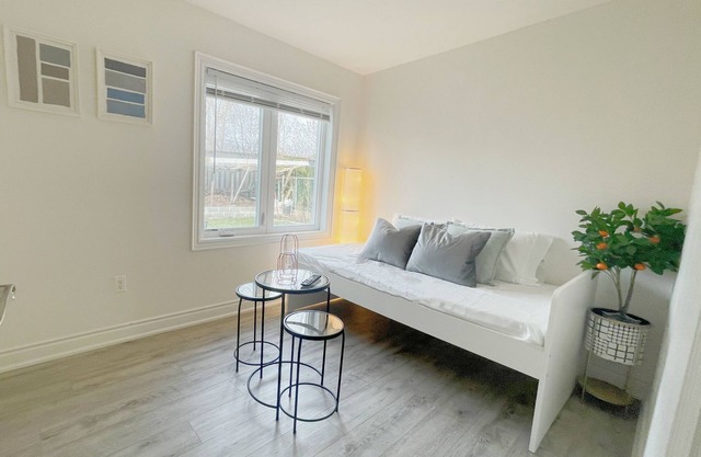 Spacious Main Floor With 3Beds