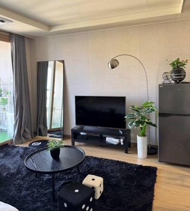 Spacious Minimalist Studio in Clark