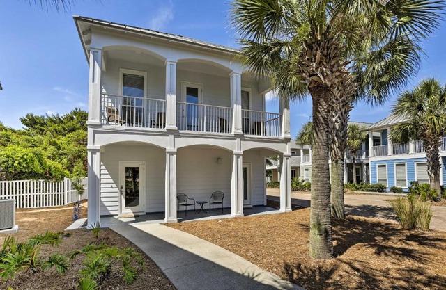 Spacious Miramar Beach Cottage with Beach Access!
