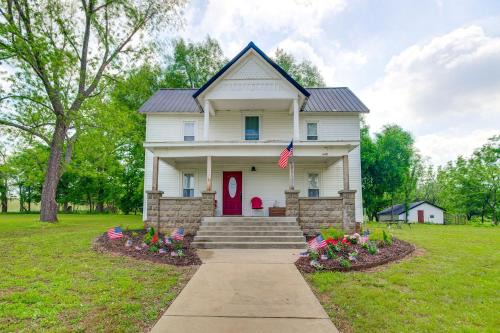 Spacious Missouri Vacation Rental with Fire Pit!