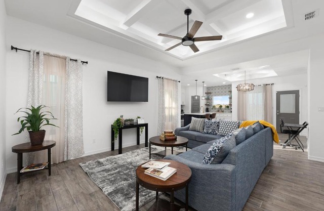 Spacious Modern 3 Bd 2Ba House with Garage and Parking