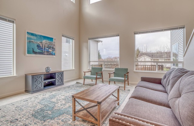 Spacious Modern Home in Newly Developed Netarts Neighborhood!