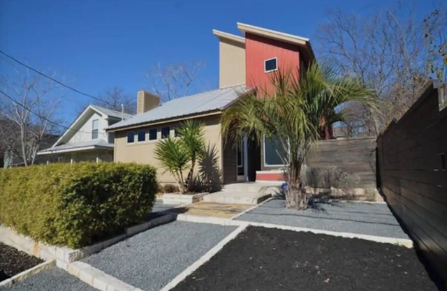 Spacious Modern Home Walkable Cool Area Near Downtown