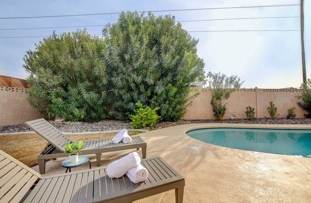 Spacious Modern Mini Estate w/Pool + Spa- New!