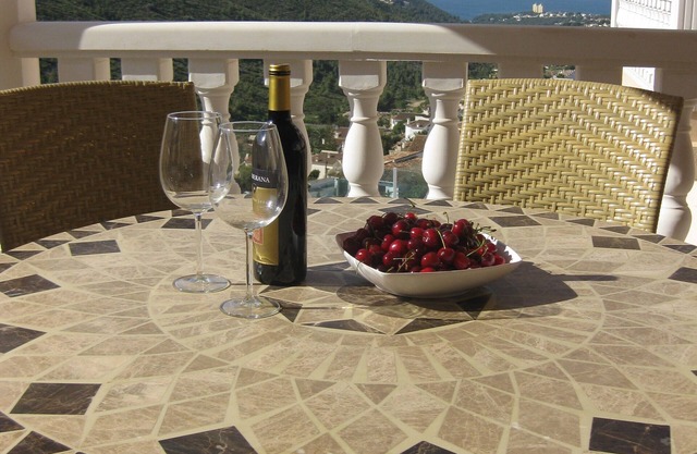 Spacious modern villa. 3 sun terraces, private pool and great views. Free WiFi