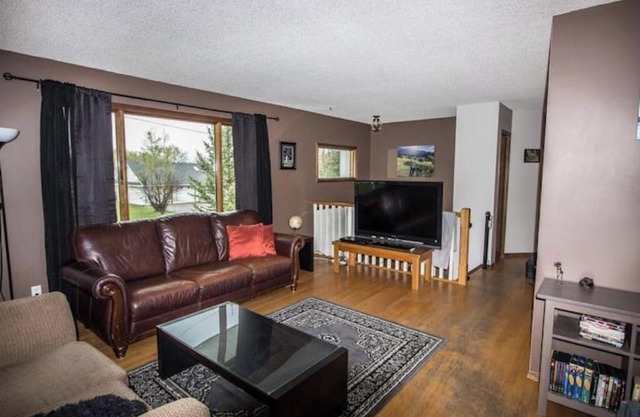 Spacious Mountain View Retreat