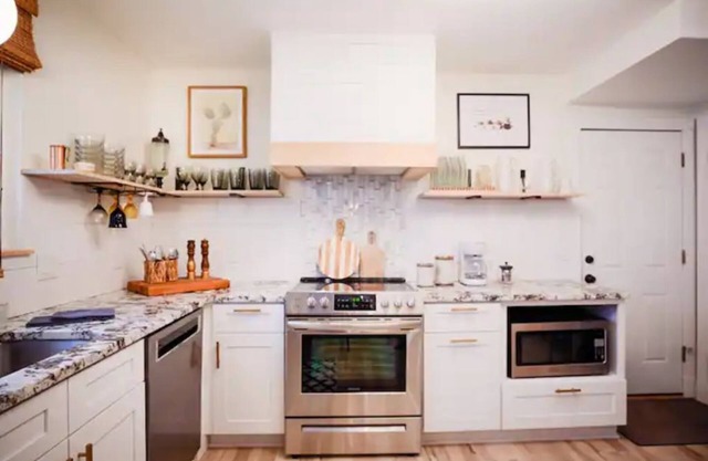 Spacious*Outdoor Space*Modern*Family*Groups*Modern*Artistic