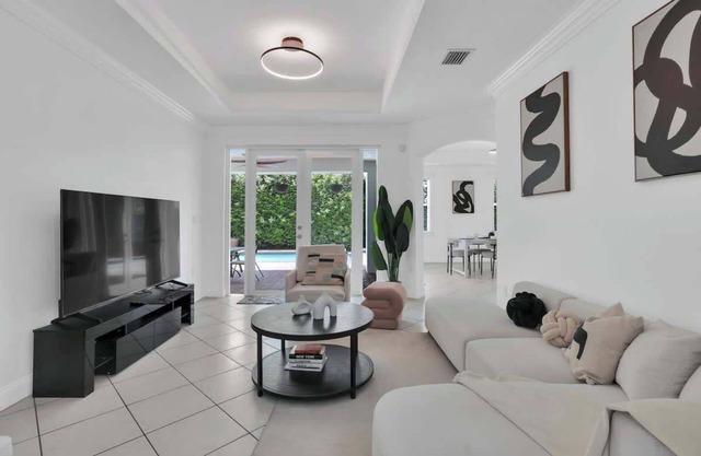 Spacious Pool Villa - 4BR - ATV & Skydive 15 min