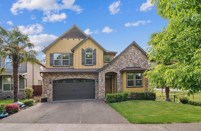 Spacious, private, 5 bedrooms 3 full bath House near Portland downtown