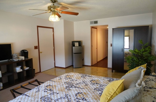 Spacious, private, bedroom and private 3/4bath. a simple bed and breakfast