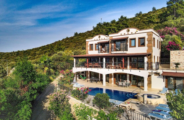 Spacious Private Family Villa with Stunning Views