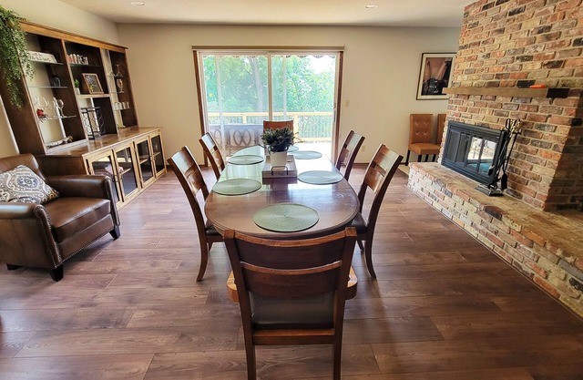 Spacious, Relaxing, 5 Bedroom Home near Mayo Clinic in Rochester, MN.