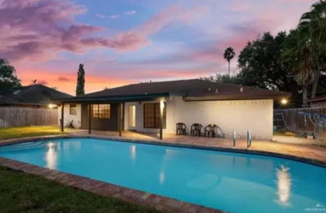 Spacious Retreat with Large Pool-ideal getaway