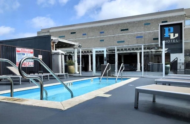 Spacious Scenic Suite Great for Art Lovers by San Diego Attractions | 4 Units