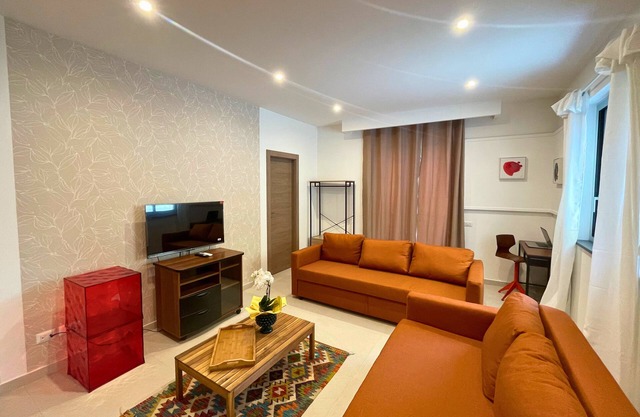 Spacious Seaside Villa for 10 People - Center of Milazzo Within Walking Distance