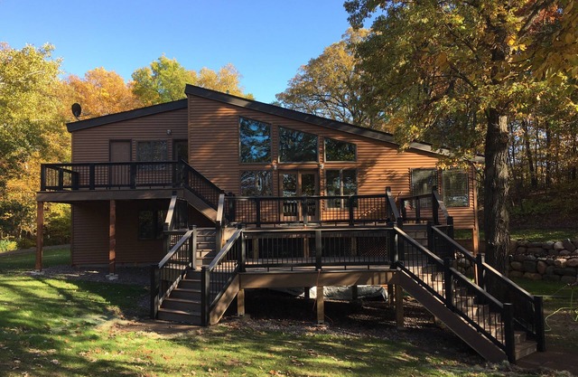 Spacious Secluded Lakehouse