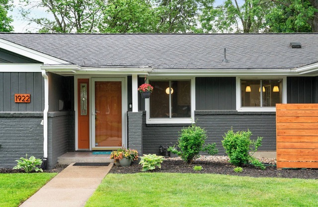 Spacious, Sprawling Ranch, 1 Mile From Notre Dame