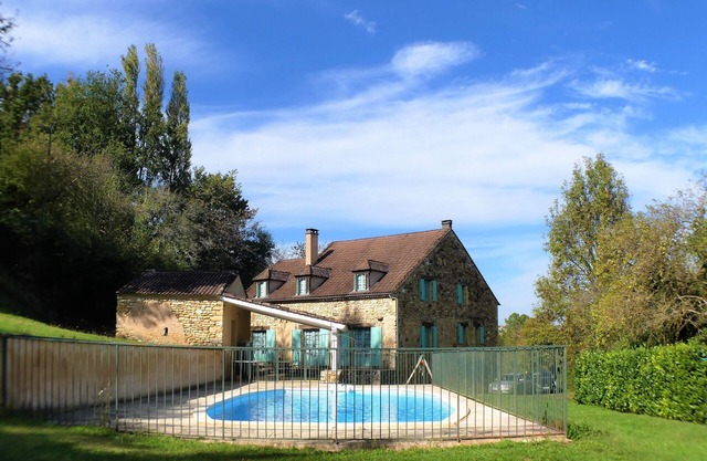 SPACIOUS STONE HOUSE AND PRIVATE POOL IDEAL FOR FAMILY AND FRIENDS