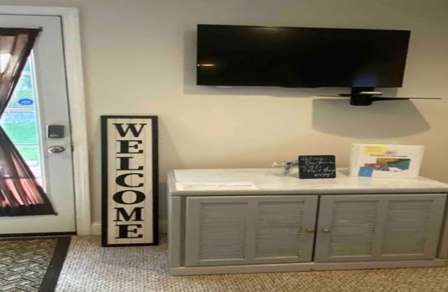 Spacious Studio Gem! North of Atlanta Basement Apartment Free Wi-Fi