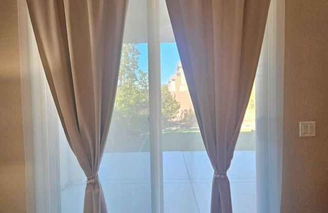 Spacious studio in fabulous Las Vegas with WiFi, AC