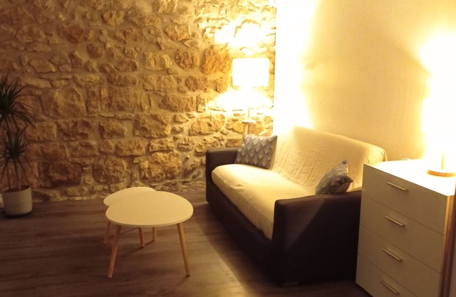 Spacious studio in the center of Nice. Ideal for visiting Nice on foot!