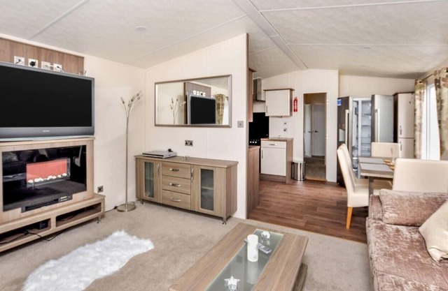 Spacious Stunning Lakeside 3 bed Holiday Home