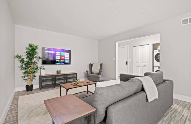 Spacious & Stylish Stay in Rochester, Prime Spot