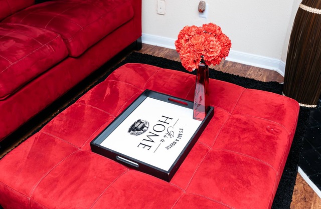 Spacious Stylish 1 BR Pad by City Center
