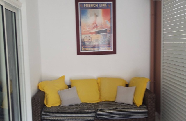 Spacious T2 near beach Anse Mitanet golf