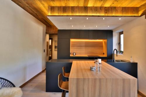 Spacious T3 with balcony in the center of town