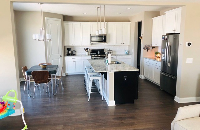 Spacious Townhome close to the Twin Cities, lakes, shopping and restaurants.