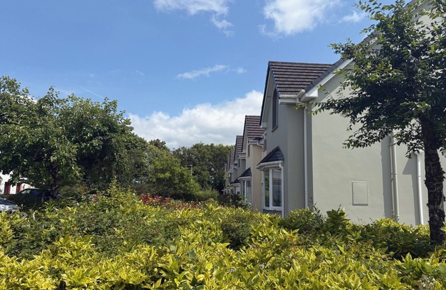 Spacious two bedroom home. Easy stroll from Kenmare town