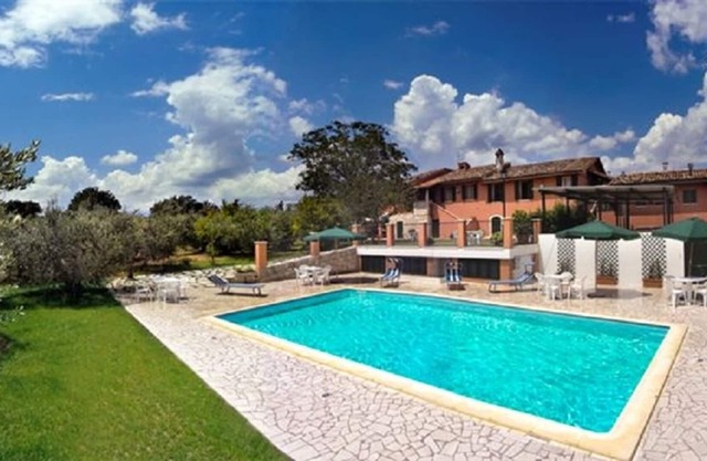 Spacious villa set among olive groves and large lawned garden with private pool