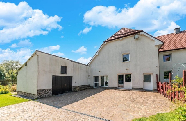 Spacious Villa with Tennis