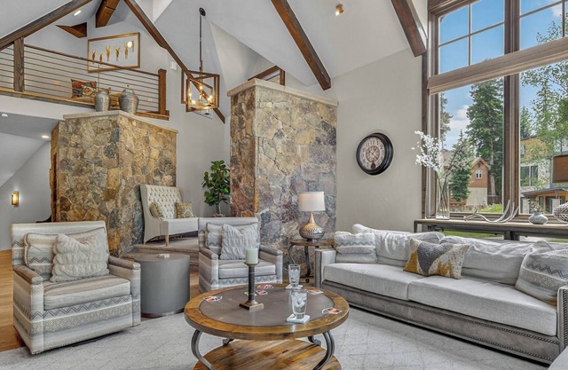 Spacious w/Mountain Views + Hot Tub + Close to Peak 8 - Boulder Vista